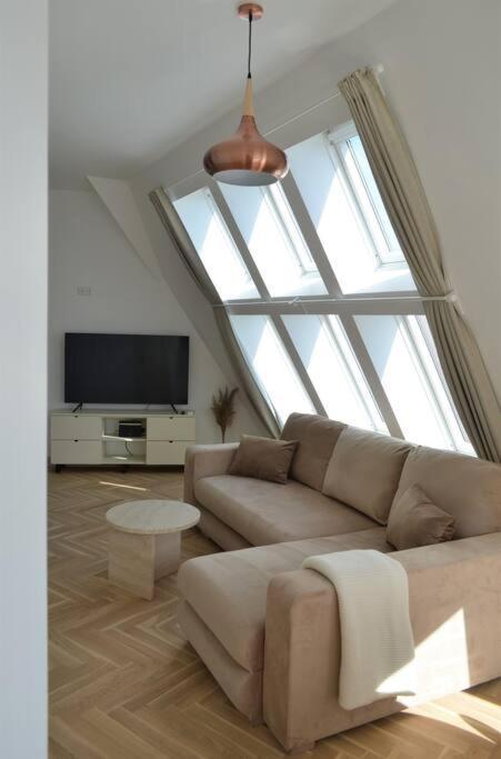 Luxury Apartment With A Balcony And View In Riga Old Town Esterno foto