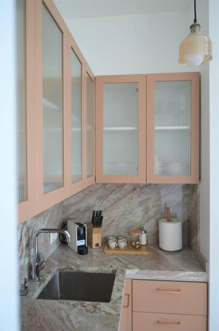 Luxury Apartment With A Balcony And View In Riga Old Town Esterno foto