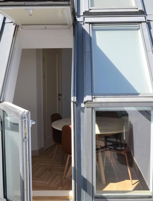 Luxury Apartment With A Balcony And View In Riga Old Town Esterno foto