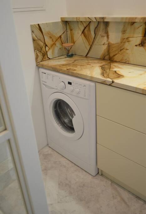 Luxury Apartment With A Balcony And View In Riga Old Town Esterno foto