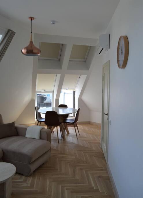 Luxury Apartment With A Balcony And View In Riga Old Town Esterno foto