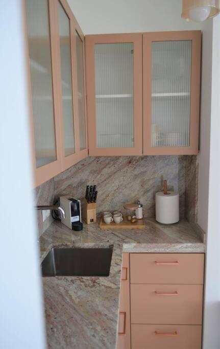 Luxury Apartment With A Balcony And View In Riga Old Town Esterno foto