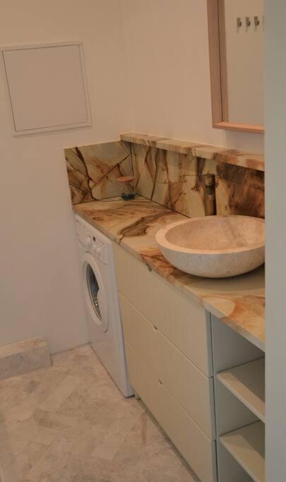 Luxury Apartment With A Balcony And View In Riga Old Town Esterno foto