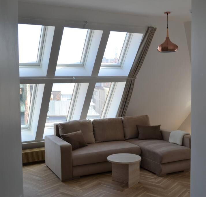 Luxury Apartment With A Balcony And View In Riga Old Town Esterno foto