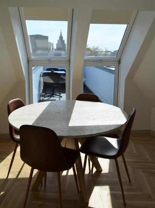 Luxury Apartment With A Balcony And View In Riga Old Town Esterno foto