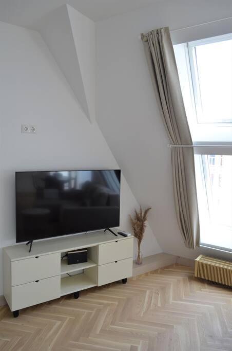 Luxury Apartment With A Balcony And View In Riga Old Town Esterno foto