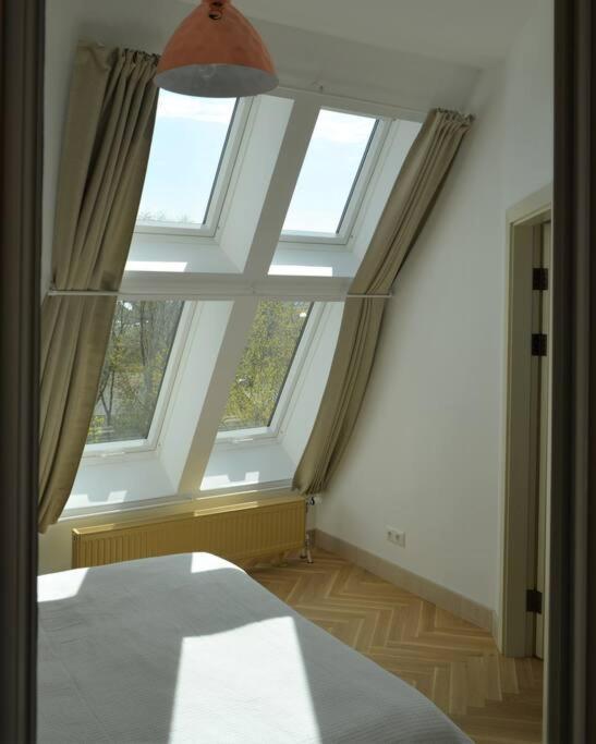 Luxury Apartment With A Balcony And View In Riga Old Town Esterno foto